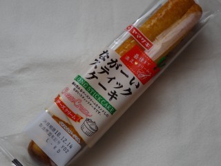 ヤマザキ ながーいスティックケーキ(チーズクリーム).jpg