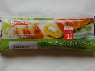 ヤマザキ シャインマスカットジャム&ミルククリームパイ.jpg