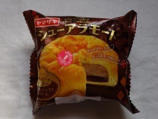 ヤマザキ シューアラモード(ベルギー産チョコ入りダブルショコラクリーム).jpg