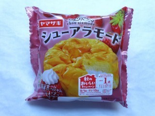 ヤマザキ シューアラモード(国産苺のジャム&ホイップ).jpg