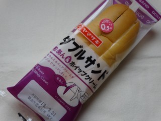 ヤマザキ ダブルサンド(粒あん&ホイップ).jpg