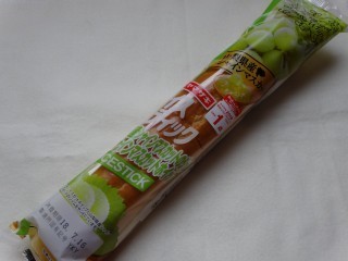 ヤマザキ ナイススティック(山梨県産シャインマスカットのジャム).jpg