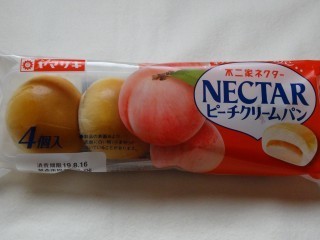 ヤマザキ ネクターピーチクリームパン(4個入).jpg