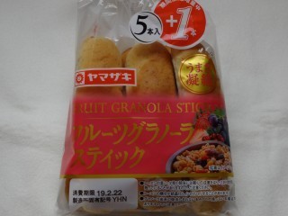 ヤマザキ フルーツグラノーラスティック(6本入).jpg