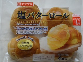 ヤマザキ 塩バターロール(4個入).jpg