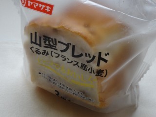 ヤマザキ 山型ブレッド くるみ(フランス産小麦)(3枚入).jpg