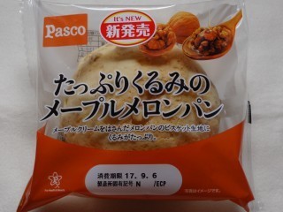 Pasco たっぷりくるみのメープルメロンパン.jpg